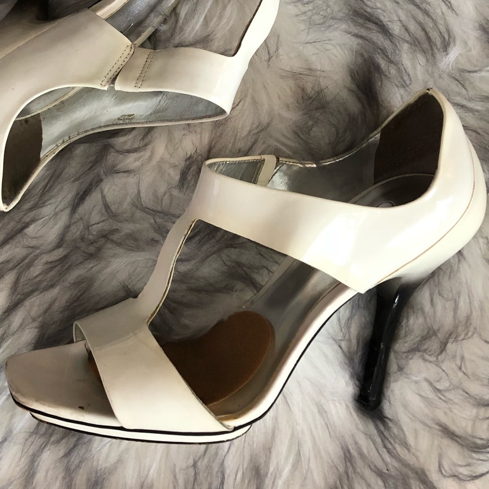 Jessica Simpson Jinkx White Leather Open-Toed Heel